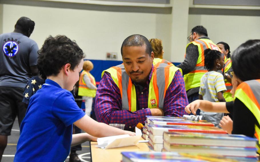 Ken Ward, a U.S. Army Corps of Engineers, Far East District, resident engineer, volunteers during a STEM (Science, Technology, Engineering, and Math) event held at Camp Humphreys, South Korea, May 23, 2019.