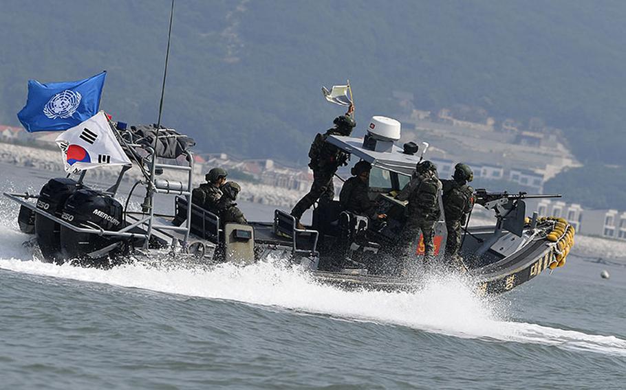 Republic of Korea Marine Corps 2nd Division Civil Police Unit Soldiers conduct Maritime Maneuver Training.