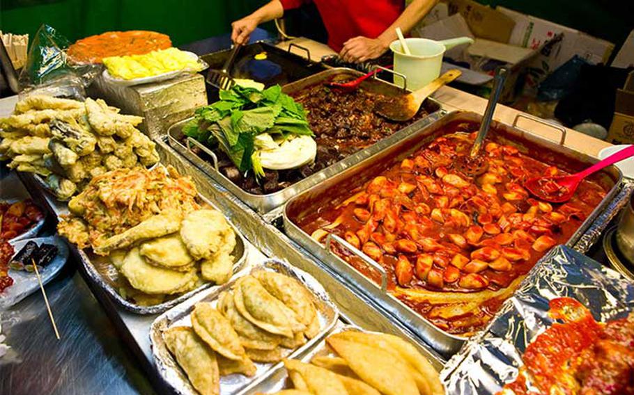 Dongdaemun Station – Street food from food stalls (Photo credits: Korea Tourism Organization)
