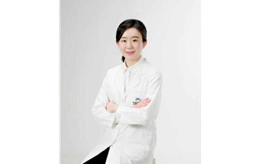 Dr. Minji Ha, Clinical Director of the Anterior Segment Center, Hangil Eye Hospital