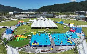Birds-eye view of the park.