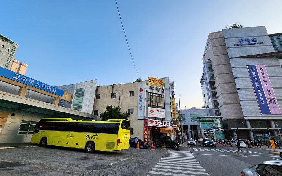 A bus is parked at Pyeongtaek Express Bus Terminal.