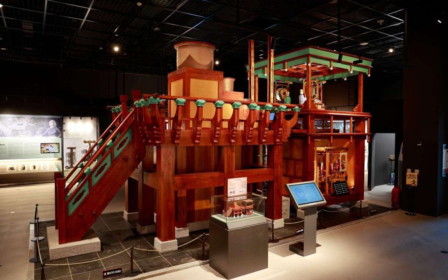 one of the exhibitions in which wood is used. it looks that people can climb up, but I am not sure if the visitors are allowed to do so.