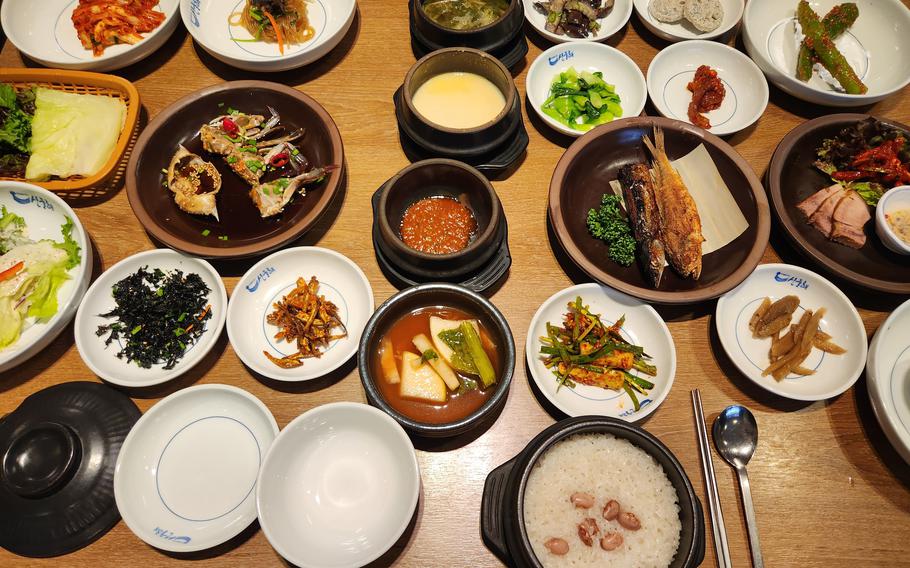 Han-Jeong-sik Korean full course meal 