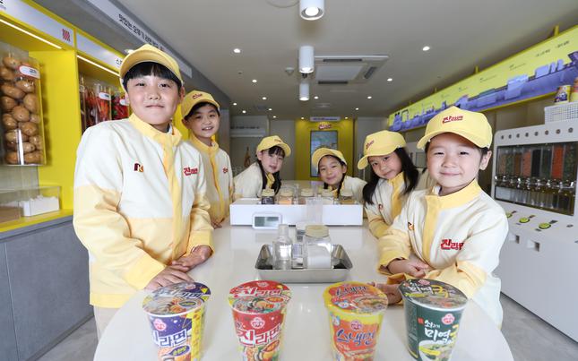 kids posing for a photo.