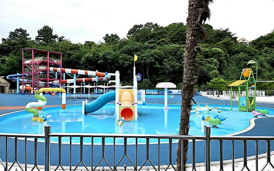 One of the pool in Daedo Paradise Water Park.