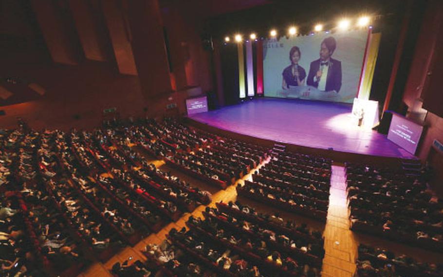 A birds-eye view of a hall.
