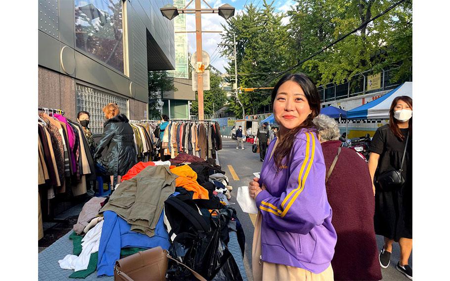 Jian got happy to get the purple jacket 5,000 won ($3.5)