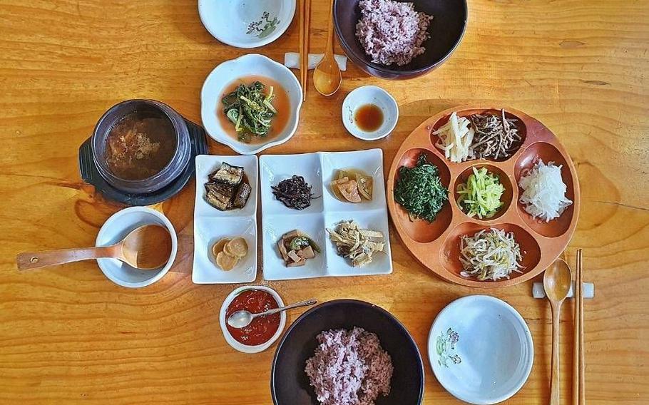 Sanchae Bibimbap on the table.