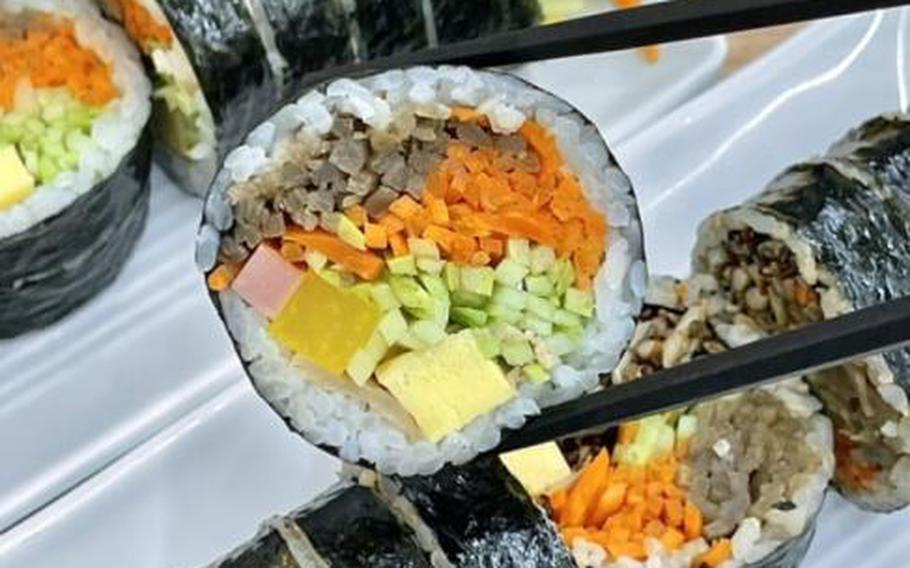 Tongtong Gimbap made with little rice and a thick filling