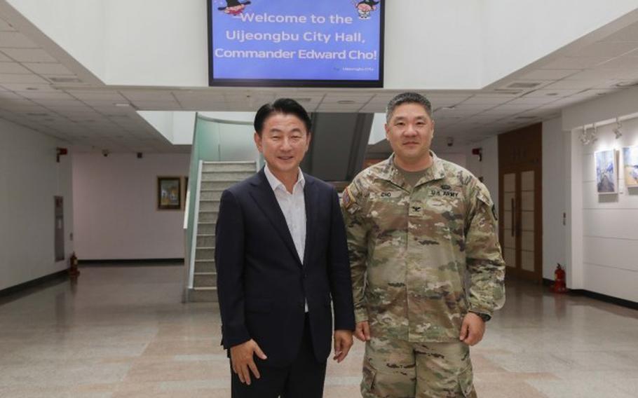 Col. Edward Cho, the U.S. Army Garrison Yongsan-Casey commander took a strong initiative to discuss future collaborative partnerships and exchange ideas with Kim Dong-Keun, the mayor of Uijeongbu, and Park Hee-Young, the Mayor of Yongsan-gu on July 16 and July 22 respectively.