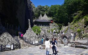 The first view of the entire Tapsa Temple (Photo by Chihon Kim)