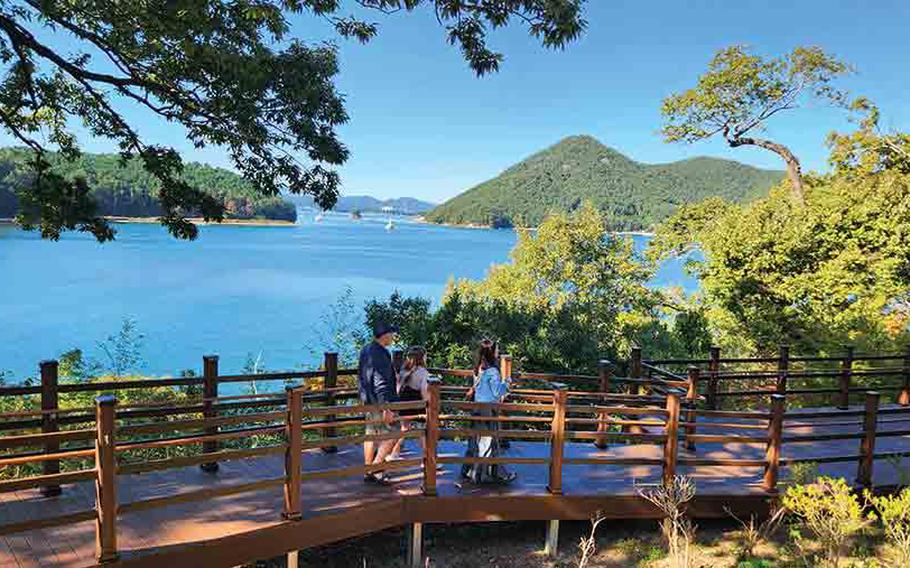 scenery from Jeseungdang Shrine