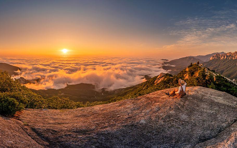 Seorak mountain - photos by Korea Tourism Organization