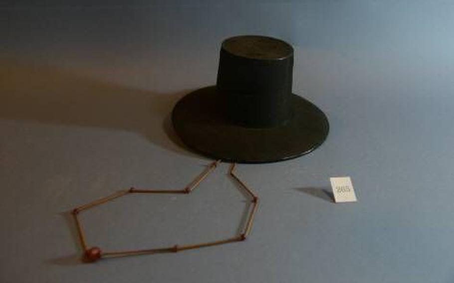Black Gat (Heuknip), a Hat for Aristocrats