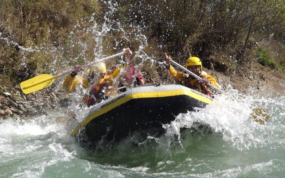 First raft, did the frame myself : r/rafting